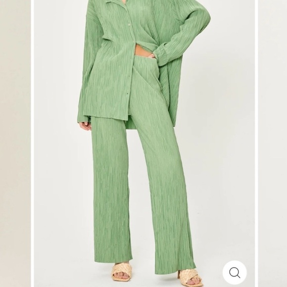 Storets Maria Flared Leg Plisse Pants - Picture 1 of 11